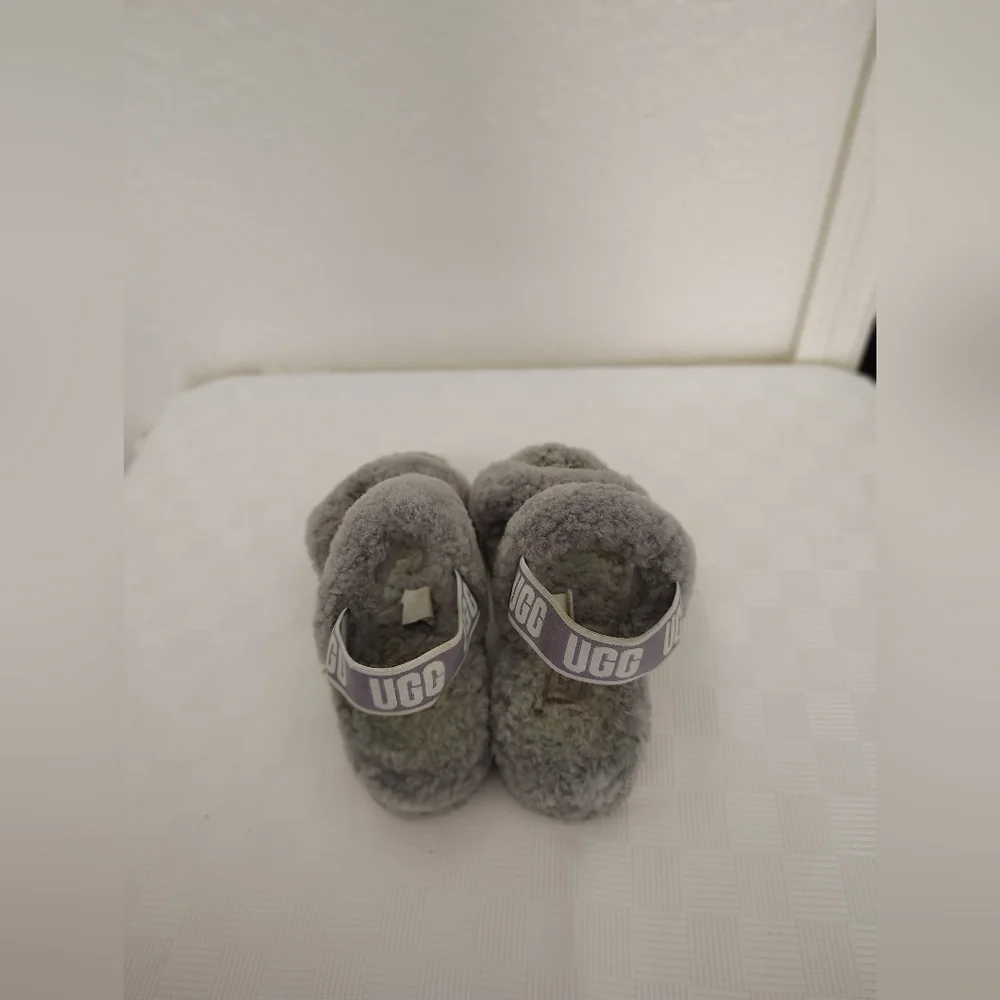 UGG Kids Fluffy Gray Sandals